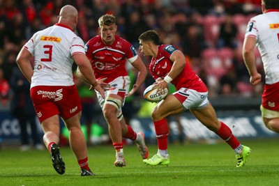270925 - Scarlets v Munster - United Rugby Championship - Joe Hawkins of Scarlets