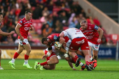 270925 - Scarlets v Munster - United Rugby Championship - Jake Ball of Scarlets drives forward