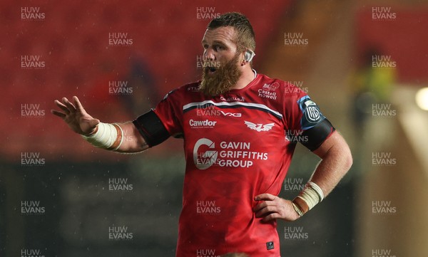 270925 - Scarlets v Munster, United Rugby Championship -Jake Ball of Scarlets