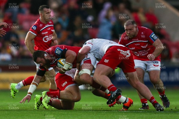 270925 - Scarlets v Munster - United Rugby Championship - Jake Ball of Scarlets drives forward
