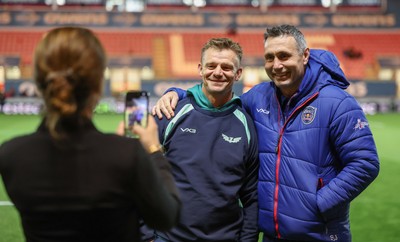 171026 Scarlets v Newcastle Red Bulls EPCR Challenge Cup - Former Scarlets, Wales and British Lions teammates, Scarlets head coach Dwayne Peel and Newcastle Red Bulls assistant coach Stephen Jones ahead of the match