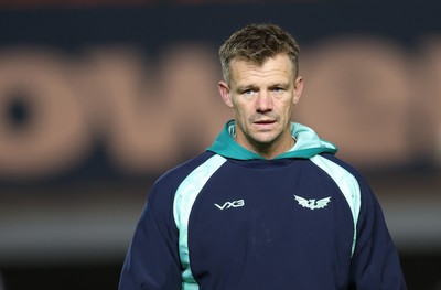 171026 Scarlets v Newcastle Red Bulls EPCR Challenge Cup - Scarlets head coach Dwayne Peel