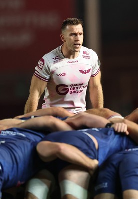 171026 Scarlets v Newcastle Red Bulls EPCR Challenge Cup - Gareth Davies of Scarlets