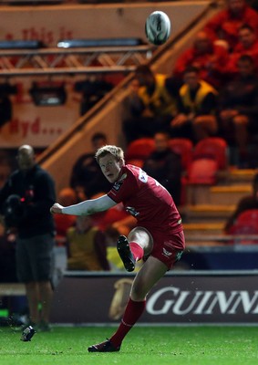 081016 - Scarlets v Newport Gwent Dragons - Guinness PRO12 - Rhys Patchell of Scarlets kicks the conversion