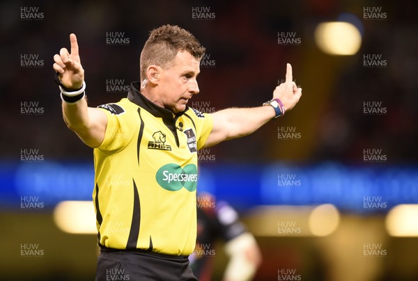 150417 - Newport Gwent Dragons v Scarlets - Guinness PRO12 - Referee Nigel Owens