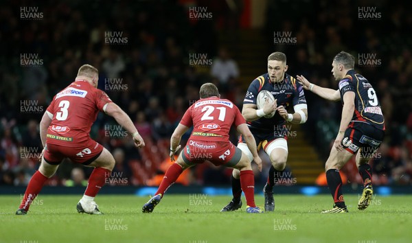 150417 - Newport Gwent Dragons v Scarlets - Guinness PRO12 - Harrison Keddie of Newport Gwent Dragons takes on Jonathan Evans of Scarlets