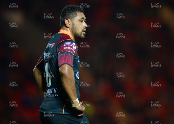 301015 - Scarlets v Newport Gwent Dragons - Guinness PRO12 -Taulupe Faletau of Newport Gwent Dragons