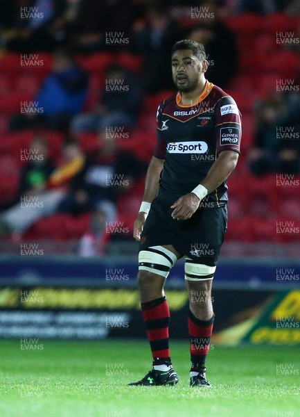 301015 - Scarlets v Newport Gwent Dragons - Guinness PRO12 - Taulupe Faletau of Newport Gwent Dragons