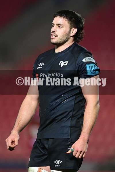 010122 - Scarlets v Ospreys - United Rugby Championship - Ethan Roots of the Ospreys   