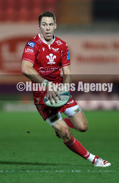 010122 - Scarlets v Ospreys - United Rugby Championship - Liam Williams of Scarlets