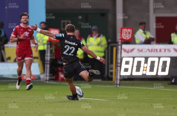 170922 - Scarlets v Ospreys, United Rugby Championship - Jack Walsh of Ospreys kicks an 80th minute conversion to level the scores at 23-23