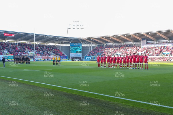 170922 - Scarlets v Ospreys - United Rugby Championship - Both teams observe a minutes silence for Phil Bennett and Eddie Butler