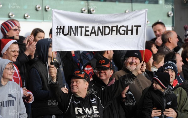 261213 - Scarlets v Ospreys - RaboDirect PRO12 -Fans protest before kick off