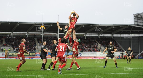 261213 - Scarlets v Ospreys - RaboDirect PRO12 -Aaron Shingler of Scarlets takes line-out ball