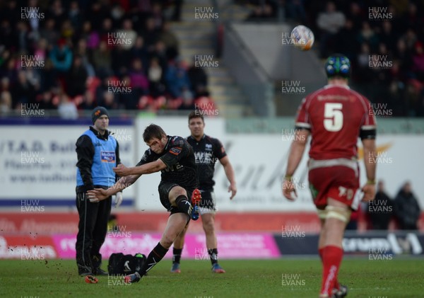 261213 - Scarlets v Ospreys - RaboDirect PRO12 -Dan Biggar of Ospreys scores try