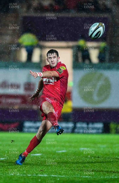 261217 - Scarlets v Ospreys - Guinness PRO14 - Dan Jones of the Scarlets kicks for touch