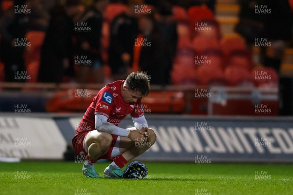 261223 - Scarlets v Ospreys - United Rugby Championship - Tom Rogers of Scarlets looks despondent at the end of the match