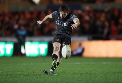 261225 - Scarlets v Ospreys - United Rugby Championship - Dan Edwards of Ospreys kicks the conversion