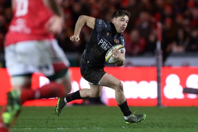 261225 - Scarlets v Ospreys - United Rugby Championship - Dan Edwards of Ospreys 