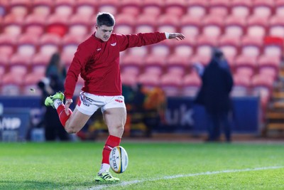 261225 - Scarlets v Ospreys - United Rugby Championship - Joe Hawkins of Scarlets during the warm up