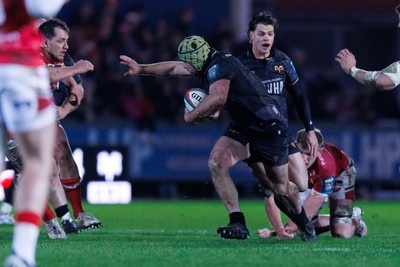 261225 - Scarlets v Ospreys - United Rugby Championship - Harri Deaves of Ospreys on the attack