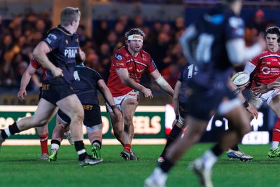 261225 - Scarlets v Ospreys - United Rugby Championship - Alec Hepburn of Scarlets passes the ball