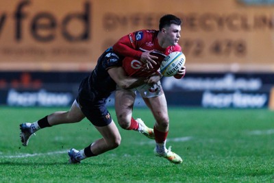 261225 - Scarlets v Ospreys - United Rugby Championship - Joe Roberts of Scarlets