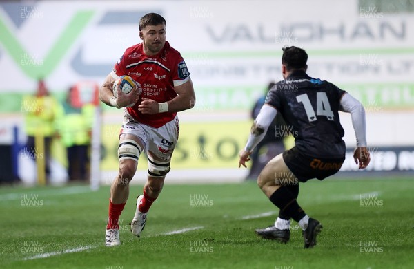 261225 - Scarlets v Ospreys - United Rugby Championship - Max Douglas of Scarlets 