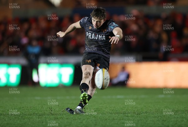 261225 - Scarlets v Ospreys - United Rugby Championship - Dan Edwards of Ospreys kicks the conversion