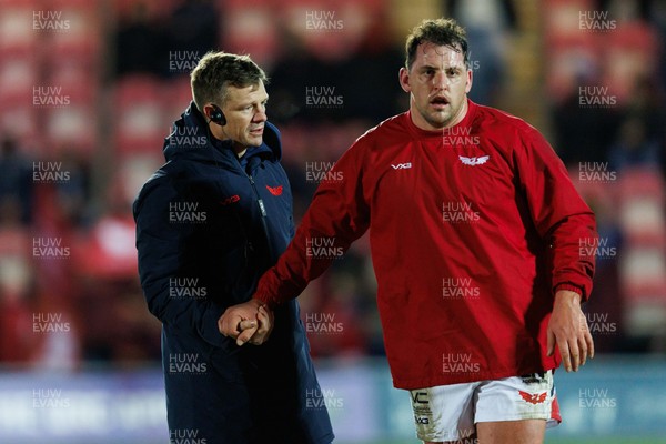 261225 - Scarlets v Ospreys - United Rugby Championship - Scarlets head coach Dwayne Peel and Ryan Elias of Scarlets during the warm up