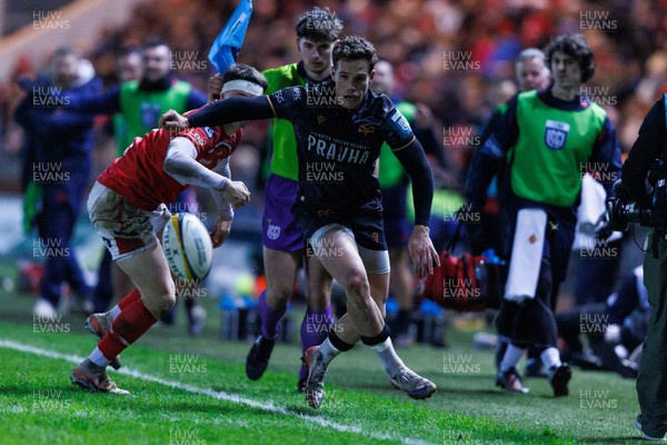 261225 - Scarlets v Ospreys - United Rugby Championship - Kieran Hardy of Ospreys kicks the ball through