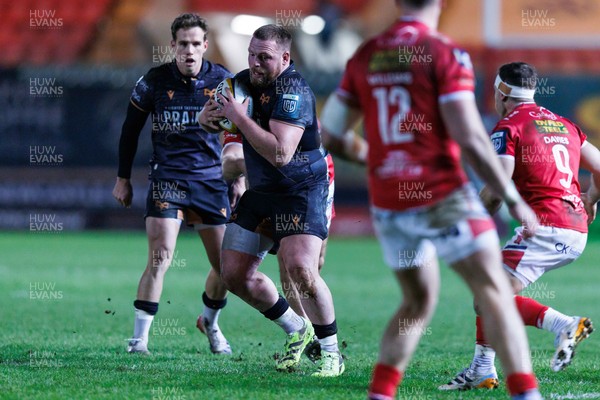 261225 - Scarlets v Ospreys - United Rugby Championship - Steffan Thomas of Ospreys