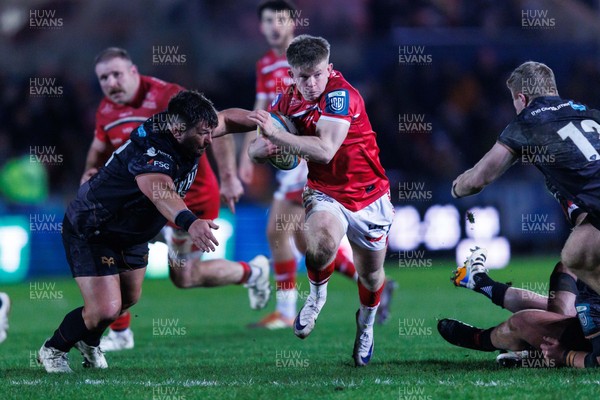 261225 - Scarlets v Ospreys - United Rugby Championship - Archie Hughes of Scarlets makes a break