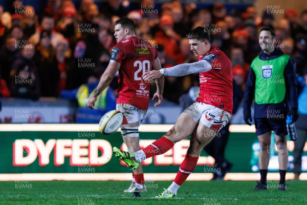 261225 - Scarlets v Ospreys - United Rugby Championship - Joe Hawkins of Scarlets kicks at goal