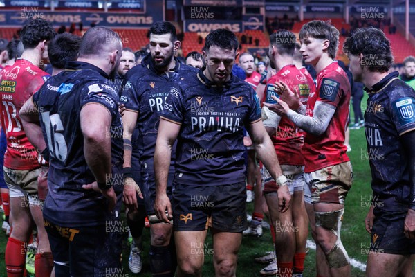 261225 - Scarlets v Ospreys - United Rugby Championship - Owen Watkin and Ospreys are clapped off the pitch at the end of the match