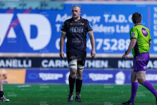261225 - Scarlets v Ospreys - United Rugby Championship - Huw Sutton of Ospreys