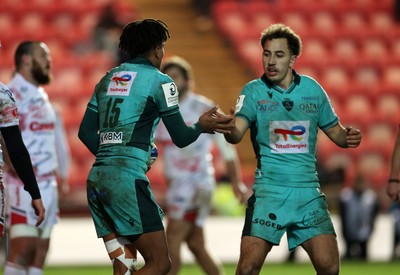 100126 - Scarlets v Section Paloise - Investec Champions Cup - Theo Attissogbe of Pau celebrates scoring a try with team mates