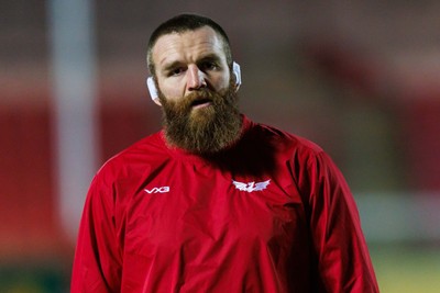 100126 - Scarlets v Section Paloise - Investec Champions Cup - Jake Ball of Scarlets during the warm up