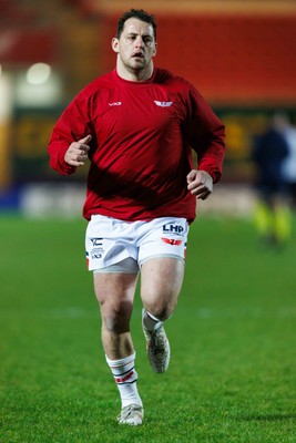 100126 - Scarlets v Section Paloise - Investec Champions Cup - Ryan Elias of Scarlets during the warm up
