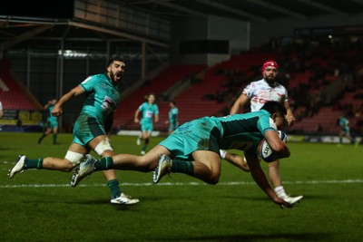 100126 - Scarlets v Section Paloise - Investec Champions Cup - Toshi Butlin of Pau goes over for his first try