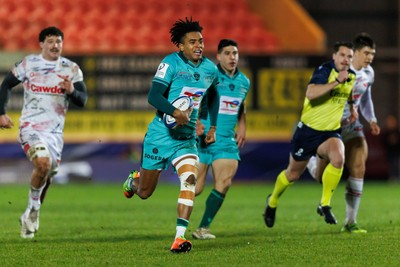 100126 - Scarlets v Section Paloise - Investec Champions Cup - Theo Attissogbe of Pau makes a break