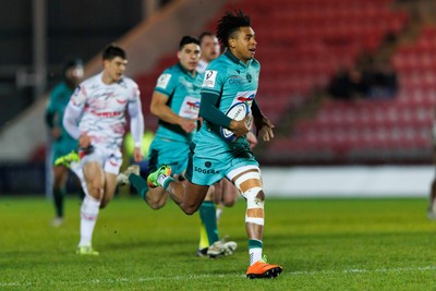 100126 - Scarlets v Section Paloise - Investec Champions Cup - Theo Attissogbe of Pau makes a break