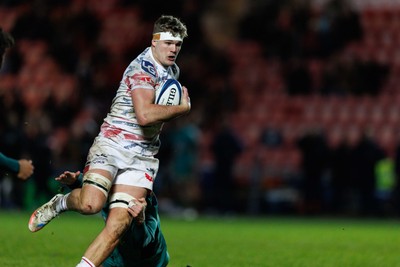 100126 - Scarlets v Section Paloise - Investec Champions Cup - Taine Plumtree of Scarlets on the way to scoring a try