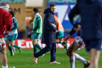 100126 - Scarlets v Section Paloise - Investec Champions Cup - Scarlets head coach Dwayne Peel during the warm up