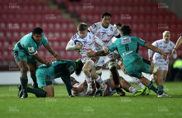 100126 - Scarlets v Section Paloise - Investec Champions Cup - Archie Hughes of Scarlets makes a break