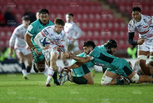 100126 - Scarlets v Section Paloise - Investec Champions Cup - Archie Hughes of Scarlets makes a break