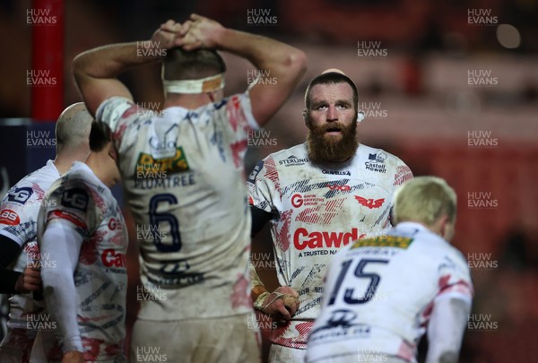 100126 - Scarlets v Section Paloise - Investec Champions Cup - Jake Ball of Scarlets 