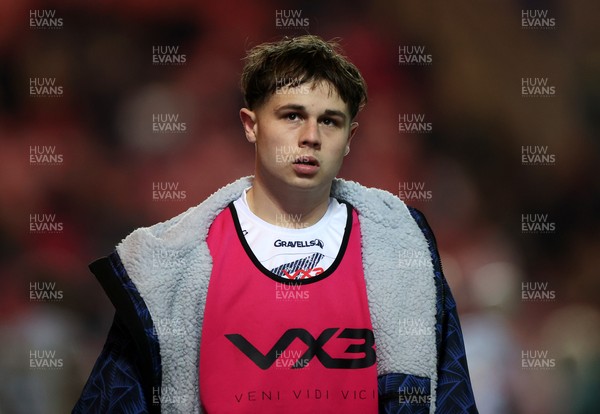 100126 - Scarlets v Section Paloise - Investec Champions Cup - Carwyn Leggatt-Jones of Scarlets 