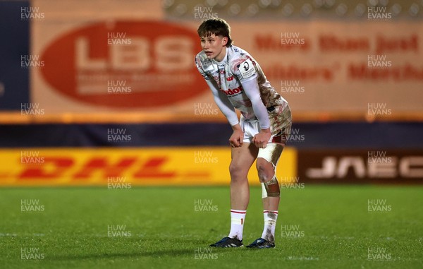 100126 - Scarlets v Section Paloise - Investec Champions Cup - Ellis Mee of Scarlets 