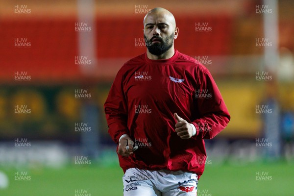 100126 - Scarlets v Section Paloise - Investec Champions Cup - Josh Macleod of Scarlets during the warm up